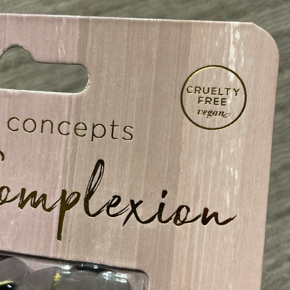 Beauty concepts perfect complexion concealer highlighter contour NWT - Picture 2 of 3